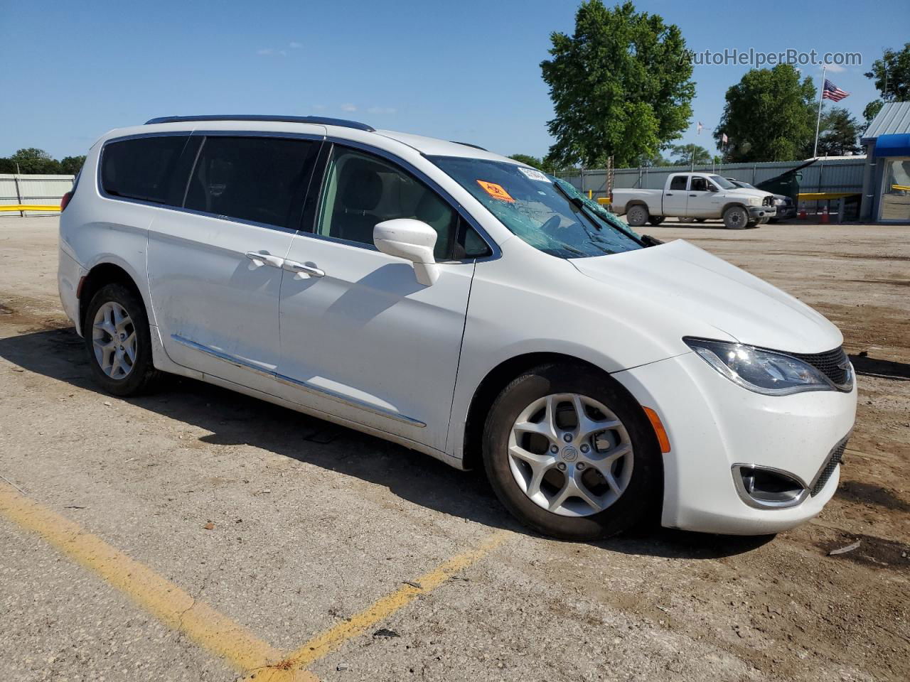 2017 Chrysler Pacifica Touring L Plus White vin: 2C4RC1EG9HR570946