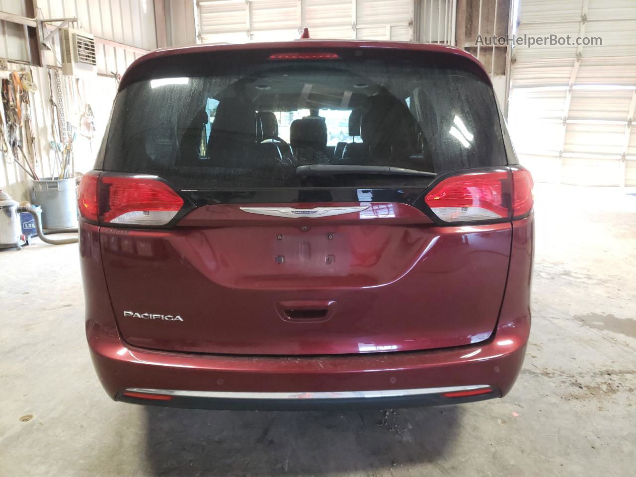 2017 Chrysler Pacifica Touring L Plus Red vin: 2C4RC1EGXHR541987