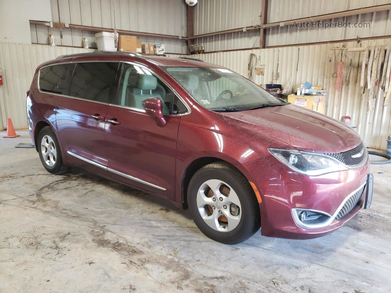 2017 Chrysler Pacifica Touring L Plus Red vin: 2C4RC1EGXHR541987