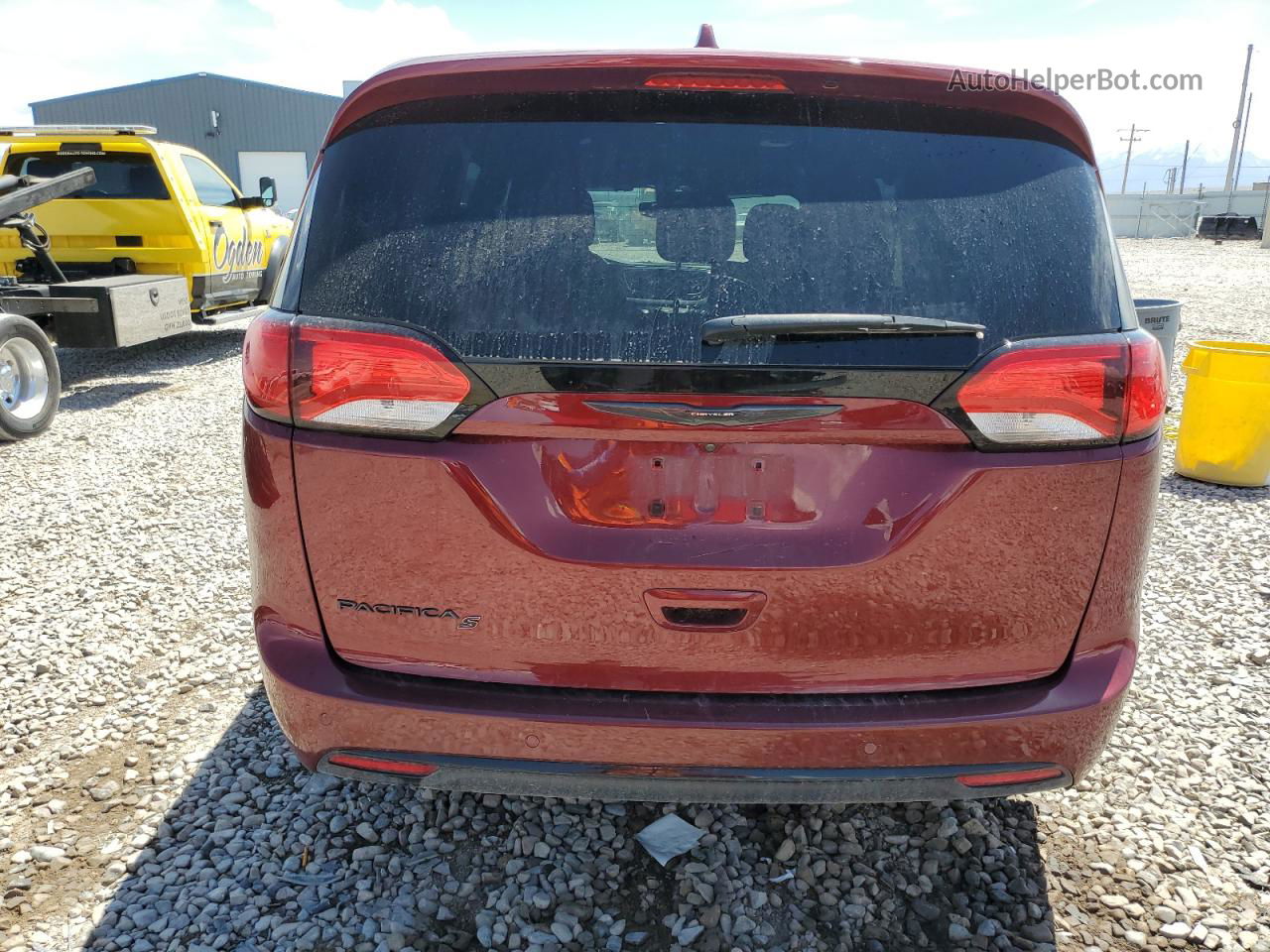 2020 Chrysler Pacifica Touring Burgundy vin: 2C4RC1FG0LR116768