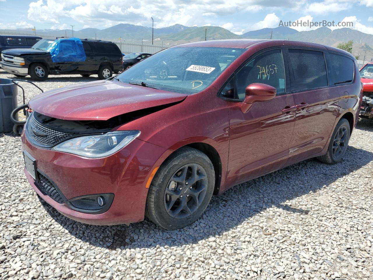 2020 Chrysler Pacifica Touring Burgundy vin: 2C4RC1FG0LR116768