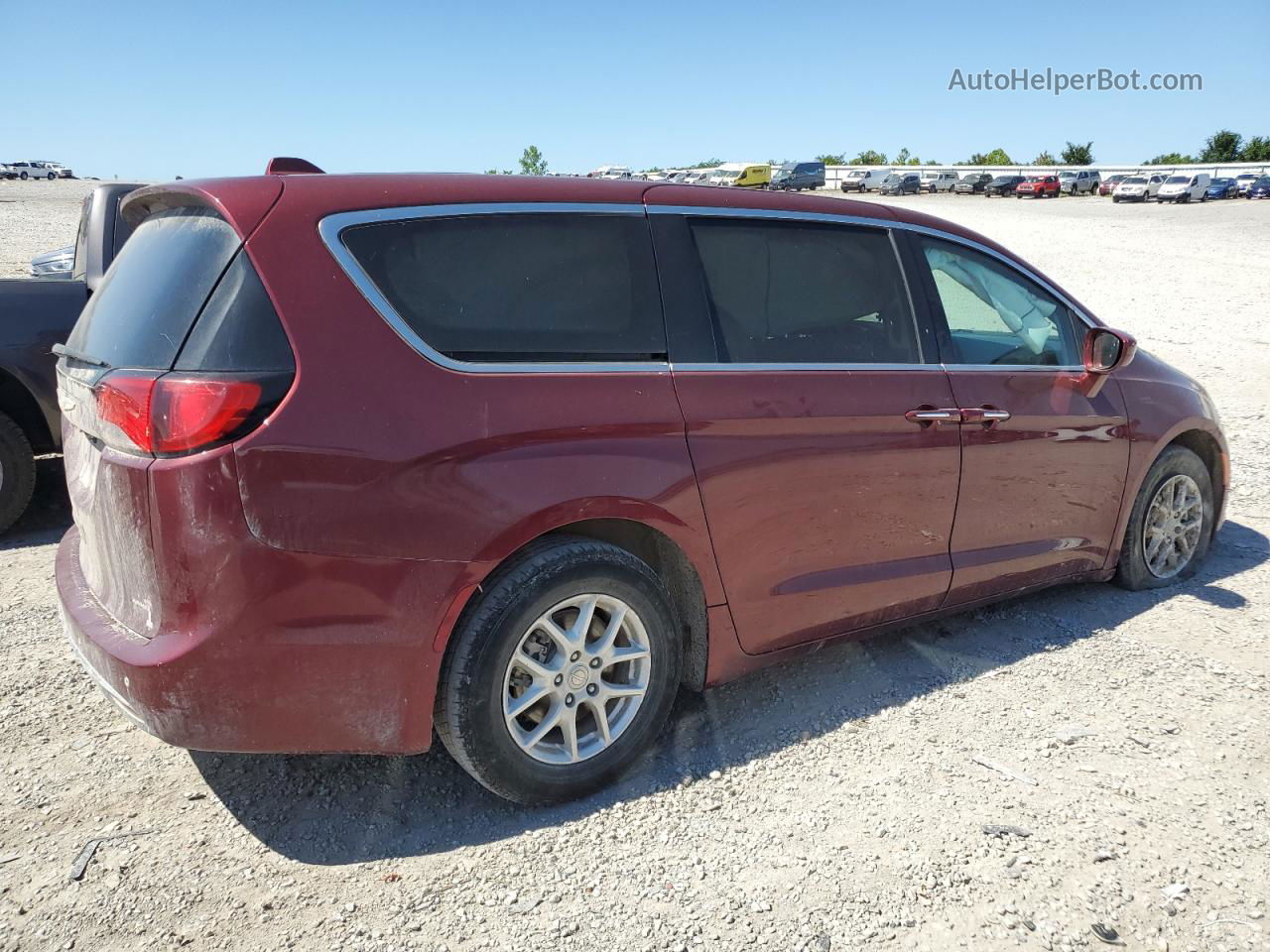 2020 Chrysler Pacifica Touring Burgundy vin: 2C4RC1FG1LR120649