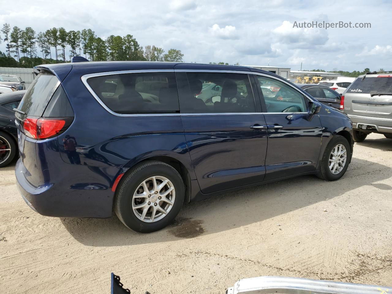 2020 Chrysler Pacifica Touring Blue vin: 2C4RC1FG1LR133188