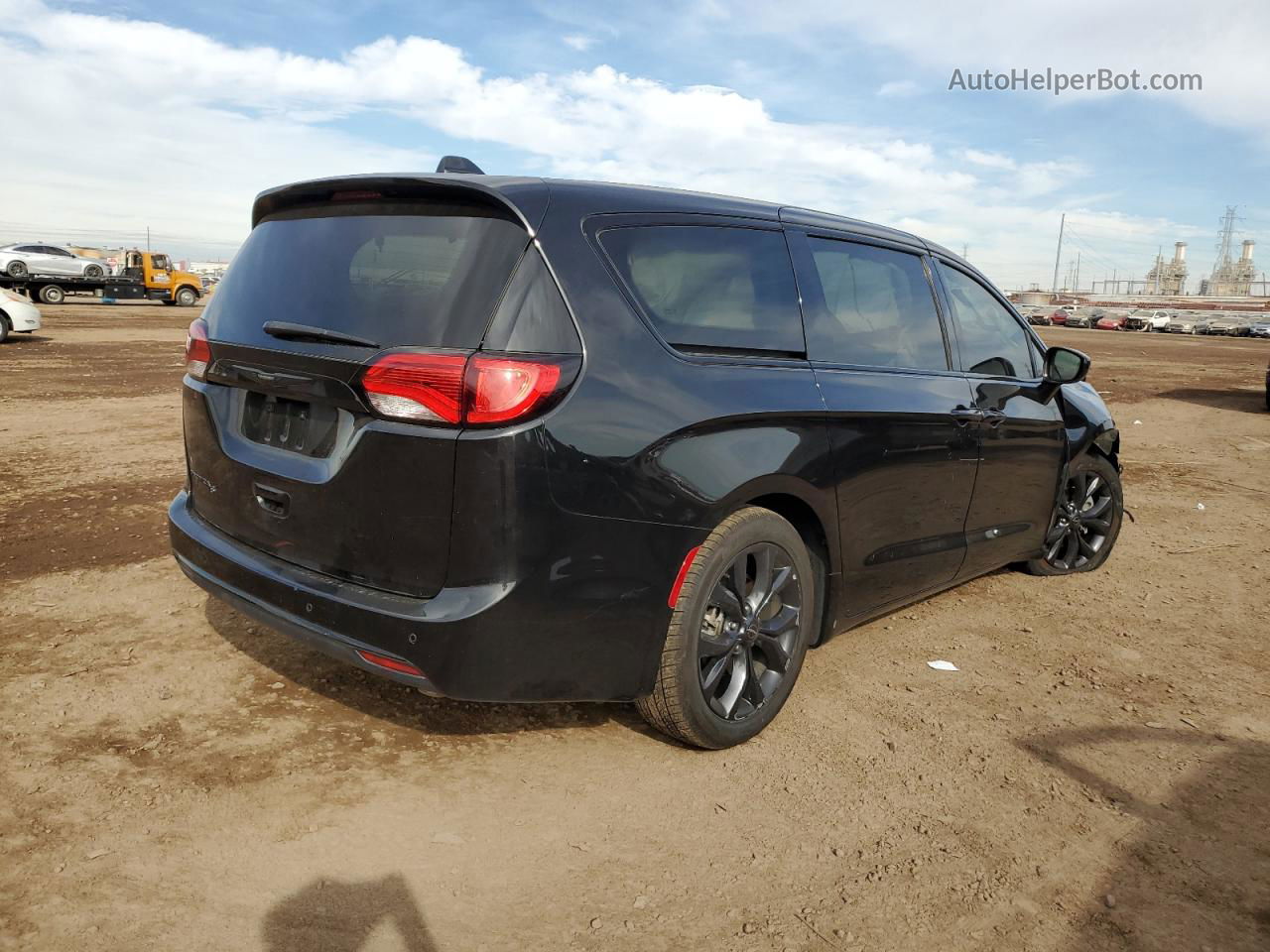 2020 Chrysler Pacifica Touring Black vin: 2C4RC1FG2LR147729