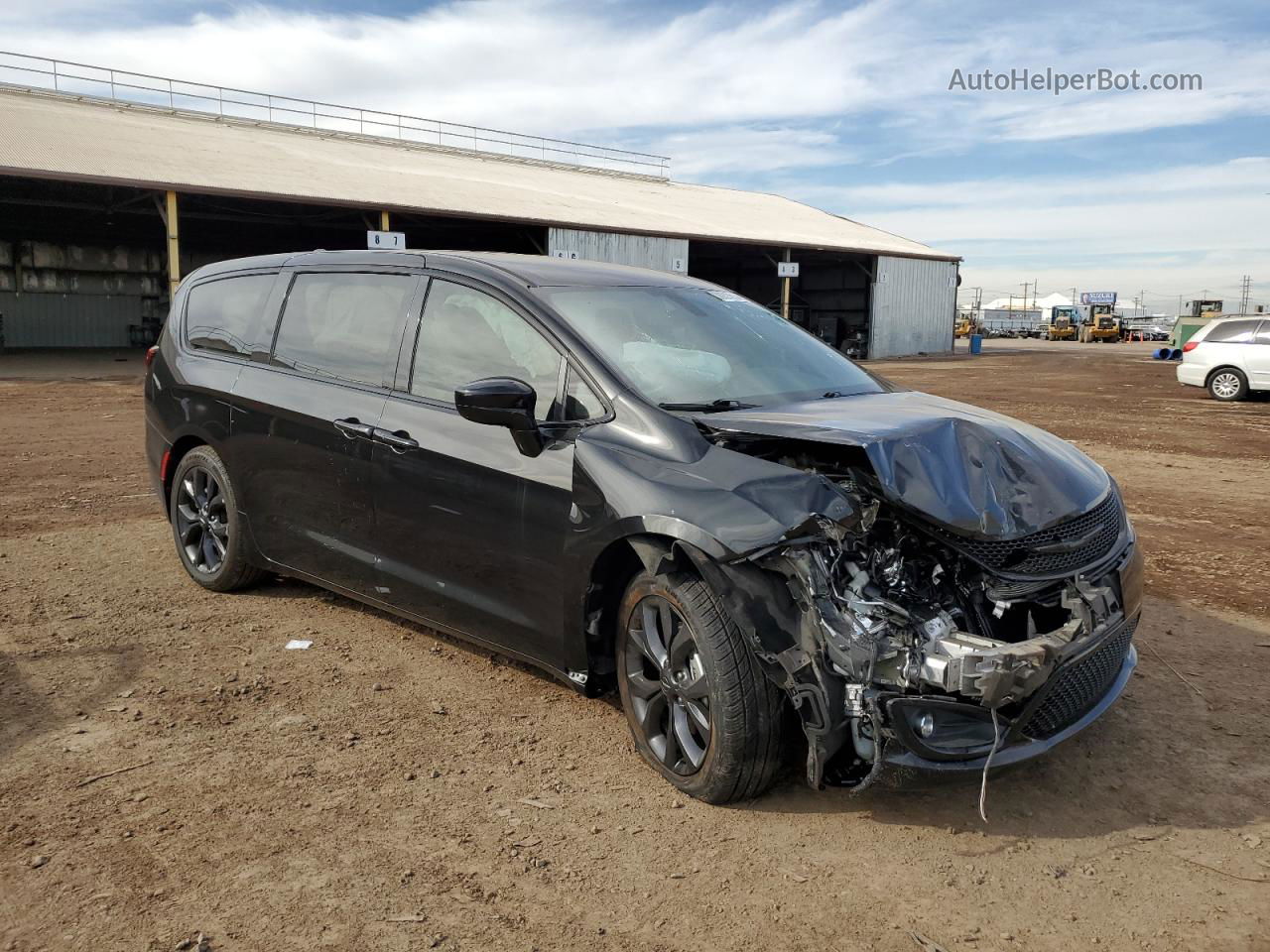 2020 Chrysler Pacifica Touring Black vin: 2C4RC1FG2LR147729