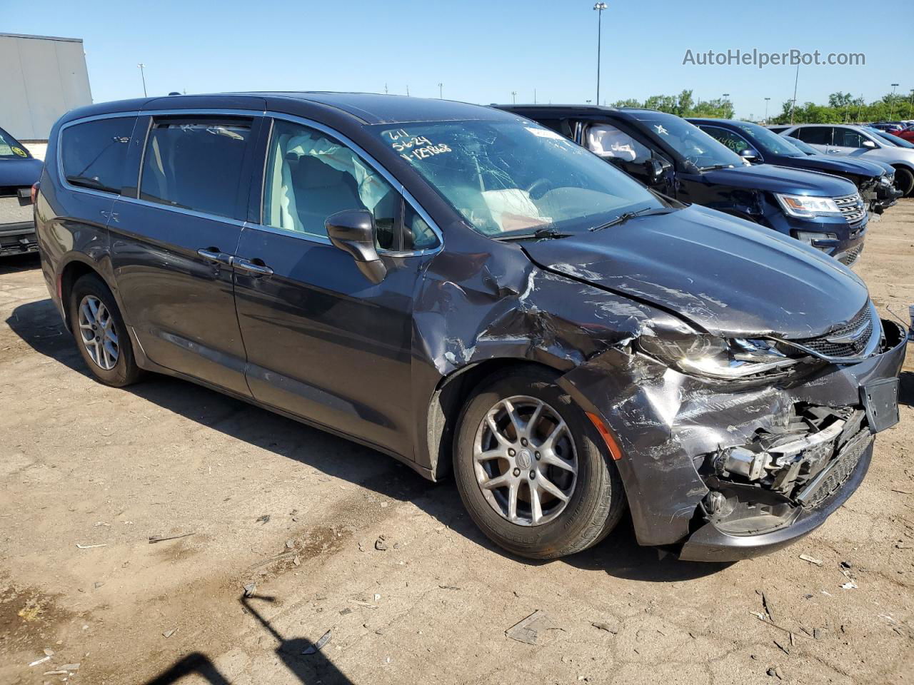 2020 Chrysler Pacifica Touring Gray vin: 2C4RC1FG3LR129868