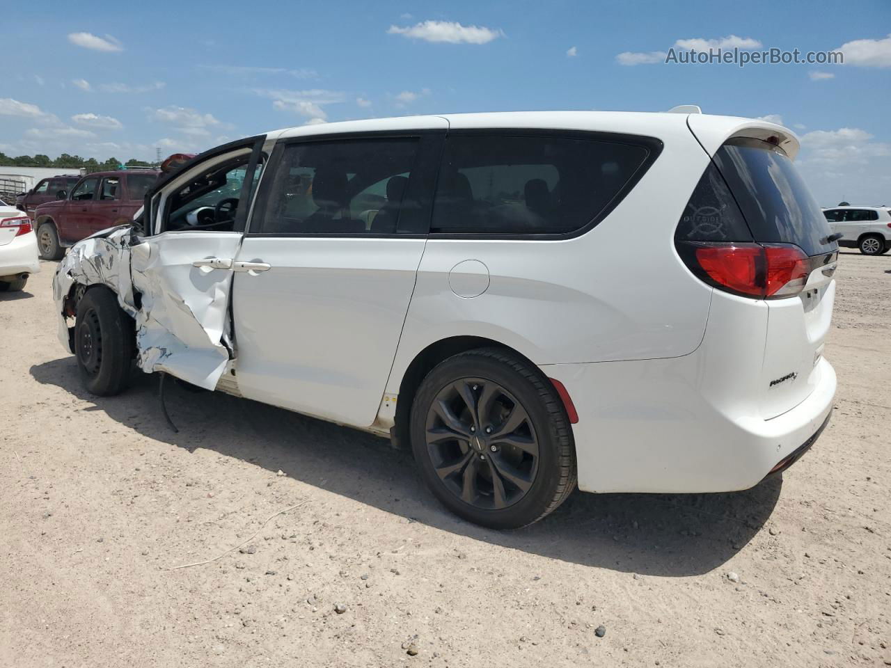 2020 Chrysler Pacifica Touring White vin: 2C4RC1FG4LR262865