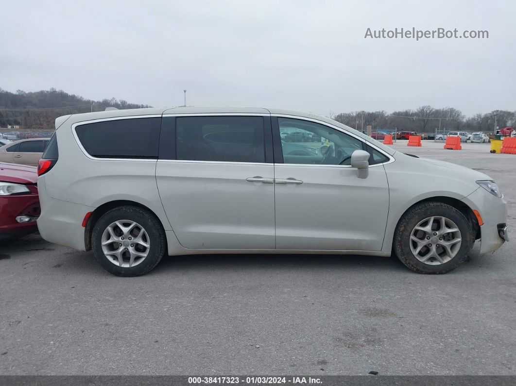 2020 Chrysler Pacifica Touring Tan vin: 2C4RC1FG5LR110240