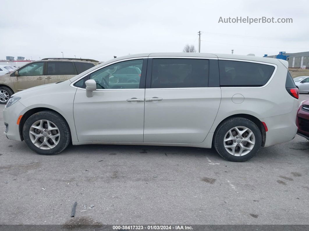 2020 Chrysler Pacifica Touring Желто-коричневый vin: 2C4RC1FG5LR110240