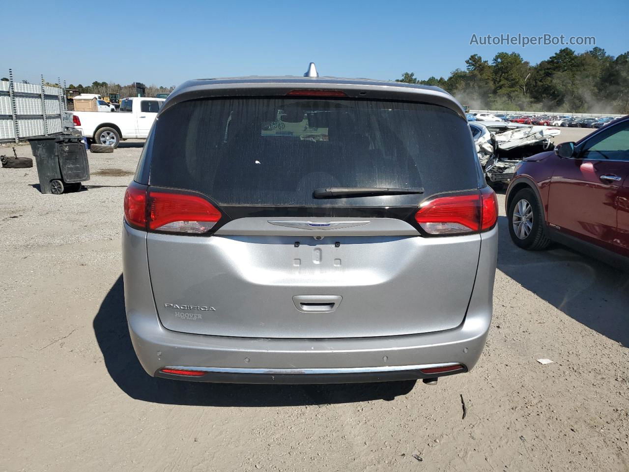 2020 Chrysler Pacifica Touring Silver vin: 2C4RC1FG5LR196374