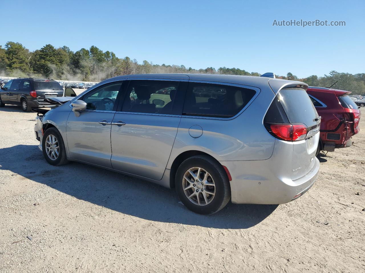 2020 Chrysler Pacifica Touring Silver vin: 2C4RC1FG5LR196374