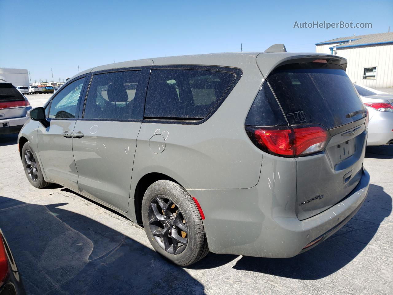 2020 Chrysler Pacifica Touring Gray vin: 2C4RC1FG5LR247534