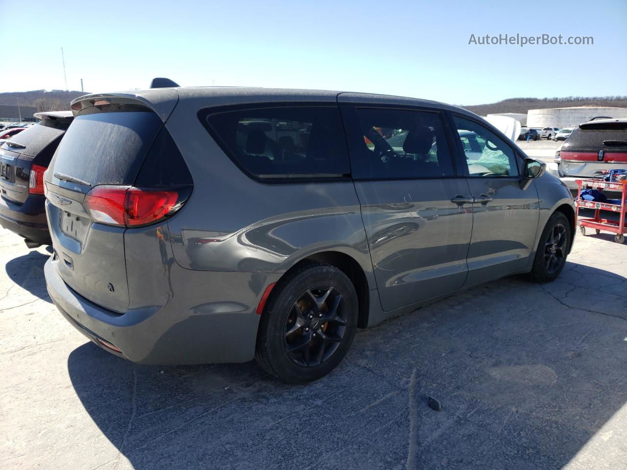 2020 Chrysler Pacifica Touring Gray vin: 2C4RC1FG5LR247534