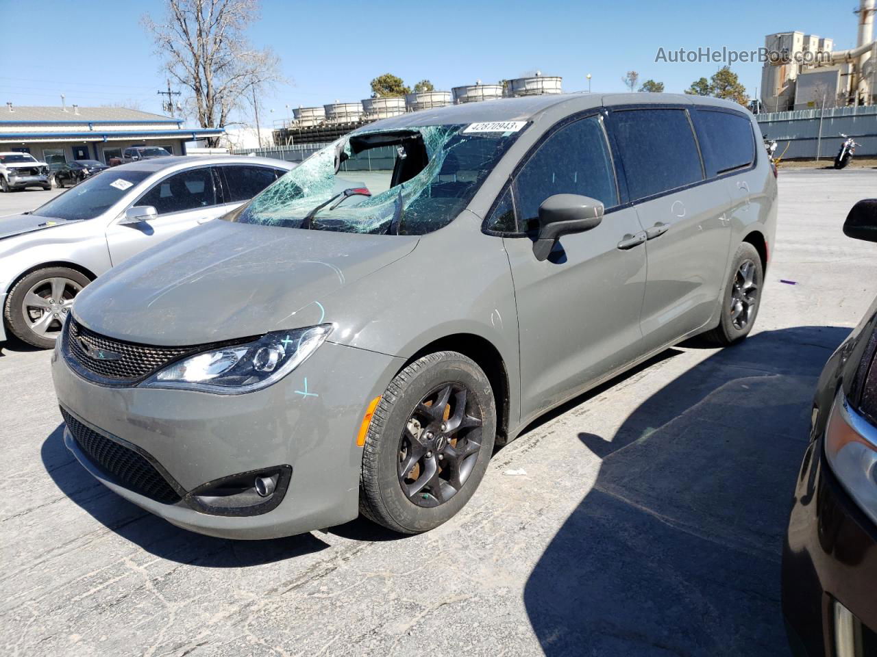 2020 Chrysler Pacifica Touring Gray vin: 2C4RC1FG5LR247534