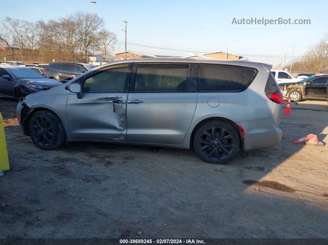 2020 Chrysler Pacifica Touring Gray vin: 2C4RC1FG9LR223821