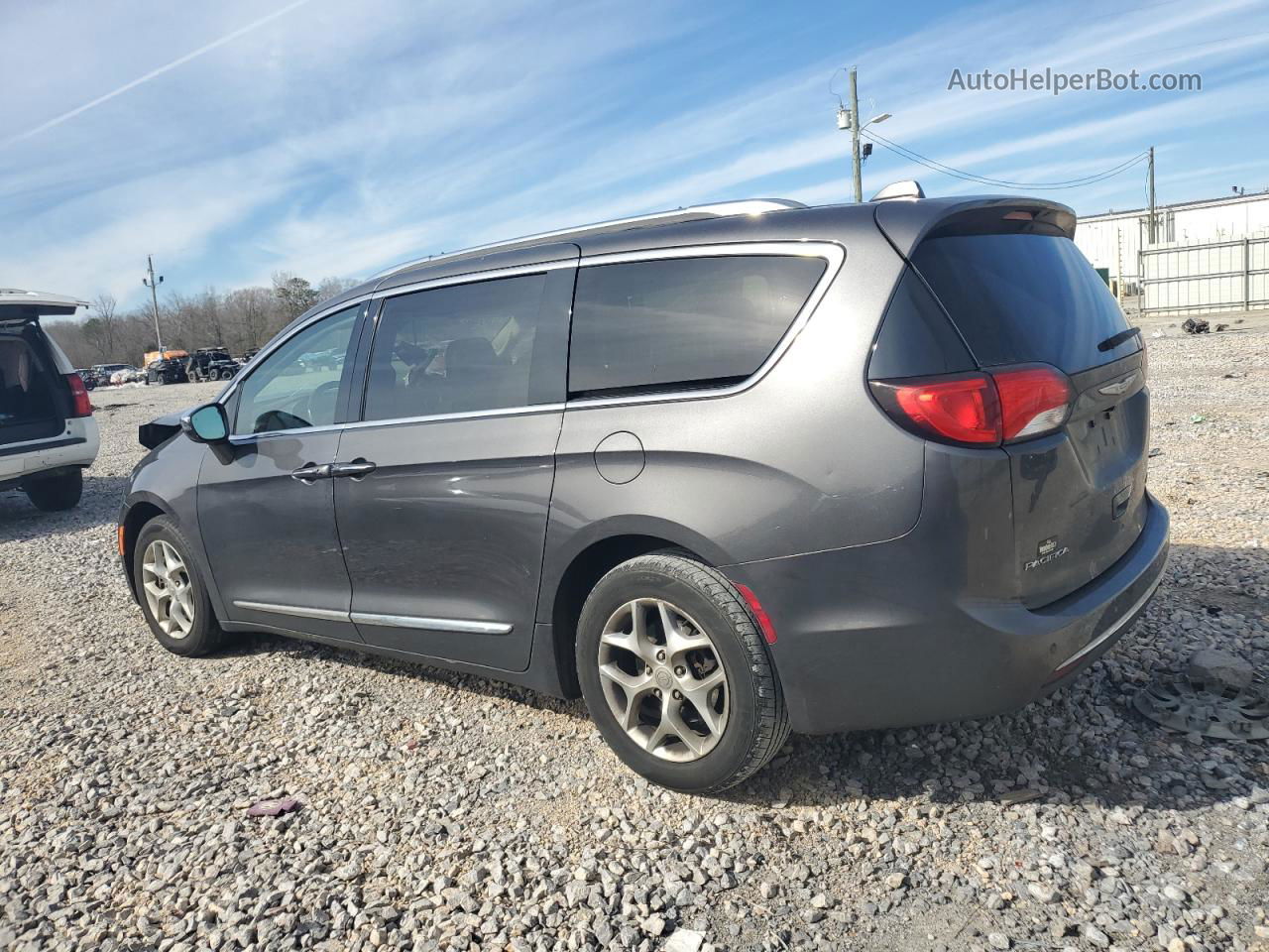 2017 Chrysler Pacifica Limited Gray vin: 2C4RC1FGXHR500497