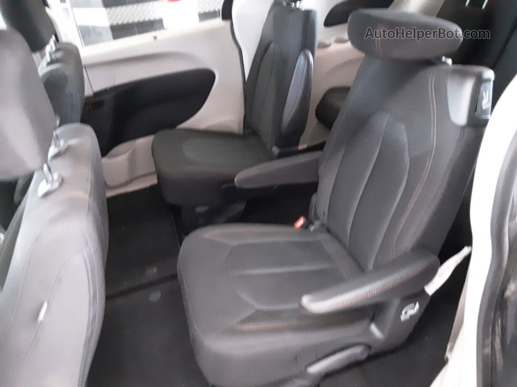 2020 Chrysler Pacifica Touring Неизвестно vin: 2C4RC1FGXLR136803