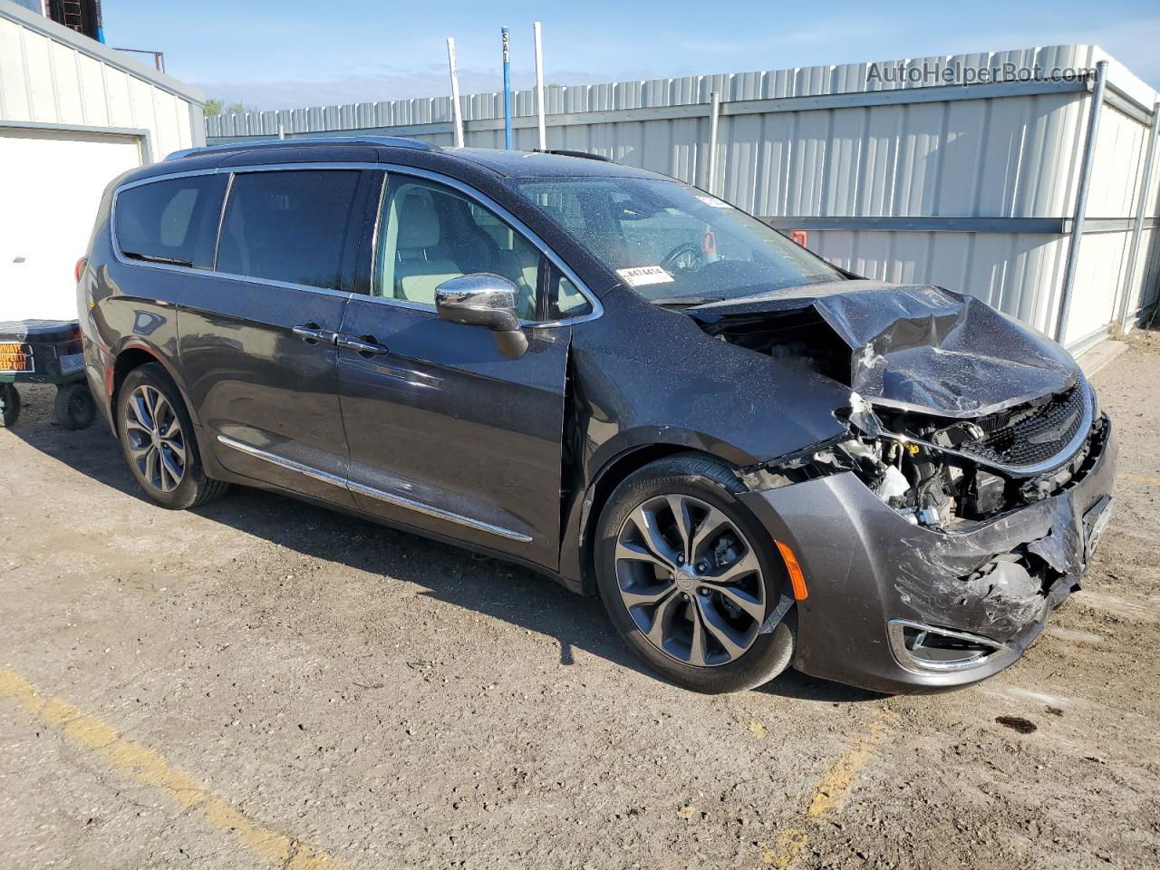 2017 Chrysler Pacifica Limited Gray vin: 2C4RC1GG0HR544328