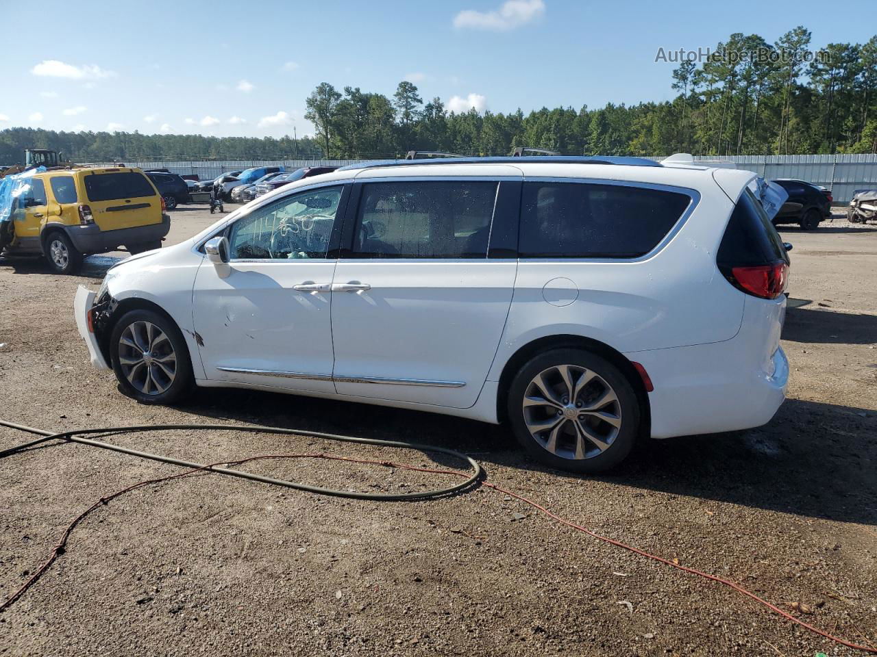 2017 Chrysler Pacifica Limited White vin: 2C4RC1GG0HR627726