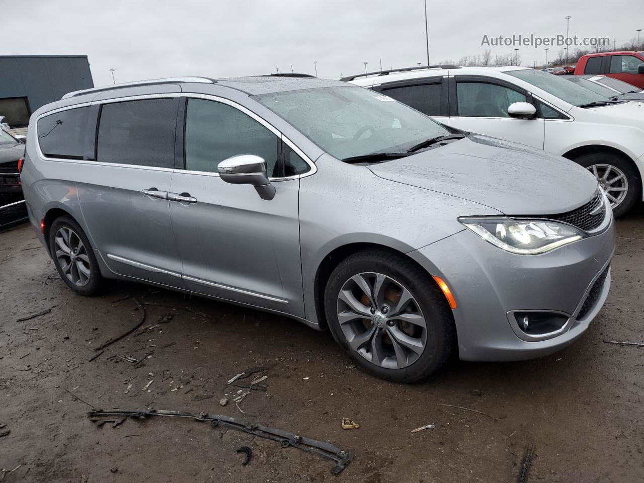 2020 Chrysler Pacifica Limited Silver vin: 2C4RC1GG0LR121290