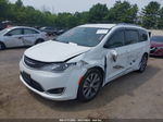 2017 Chrysler Pacifica Limited White vin: 2C4RC1GG1HR584031