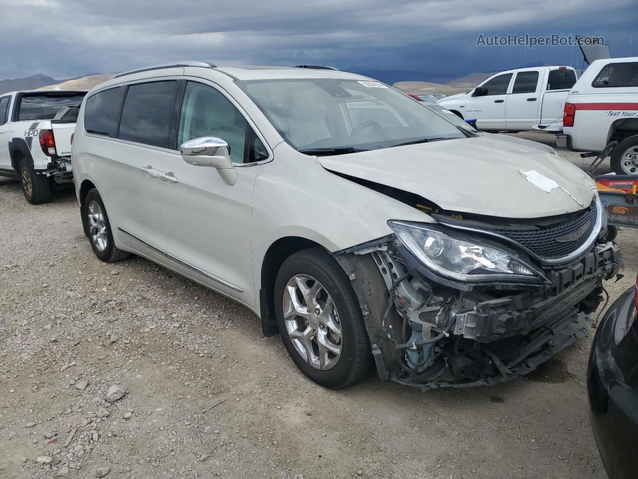 2017 Chrysler Pacifica Limited White vin: 2C4RC1GG1HR735451