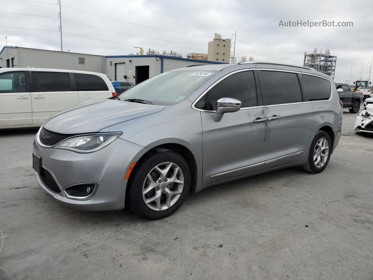 2020 Chrysler Pacifica Limited Silver vin: 2C4RC1GG3LR187168