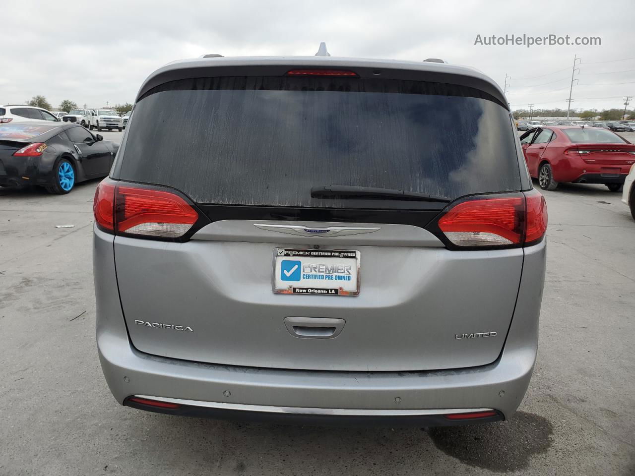 2020 Chrysler Pacifica Limited Silver vin: 2C4RC1GG3LR187168