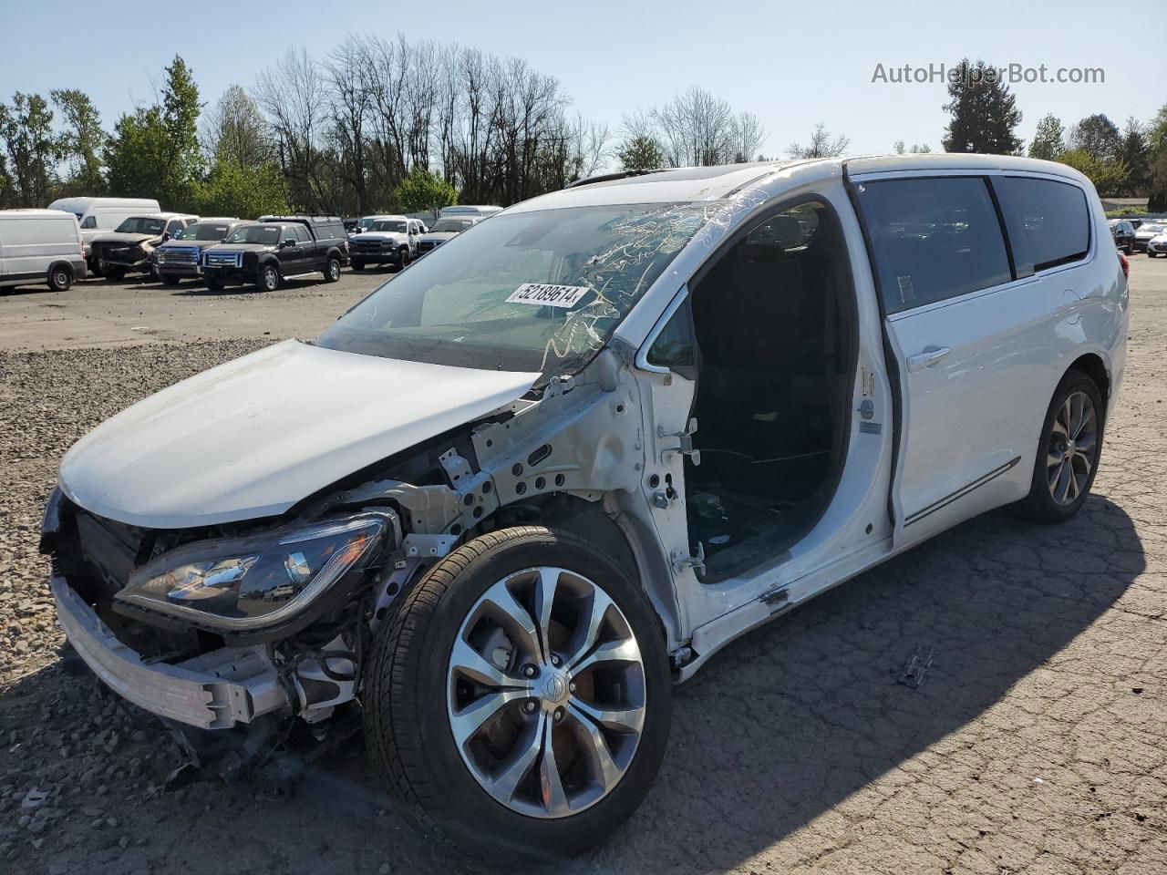 2017 Chrysler Pacifica Limited White vin: 2C4RC1GG4HR643301