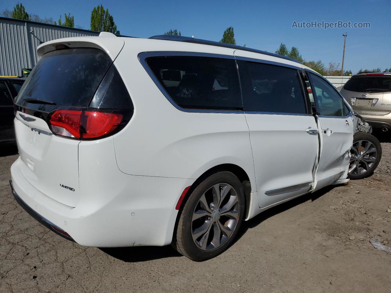 2017 Chrysler Pacifica Limited White vin: 2C4RC1GG4HR643301