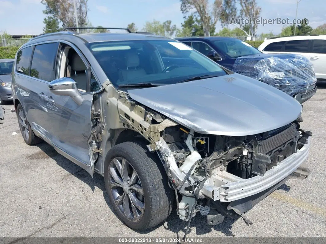 2017 Chrysler Pacifica Limited Silver vin: 2C4RC1GG5HR504522