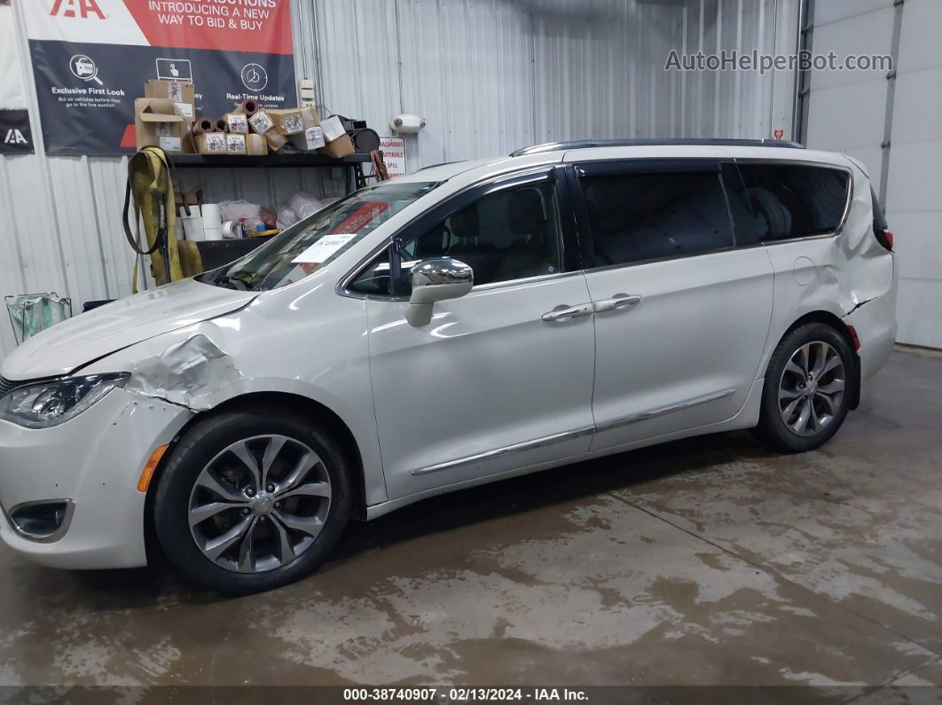 2017 Chrysler Pacifica Limited Beige vin: 2C4RC1GG5HR591564