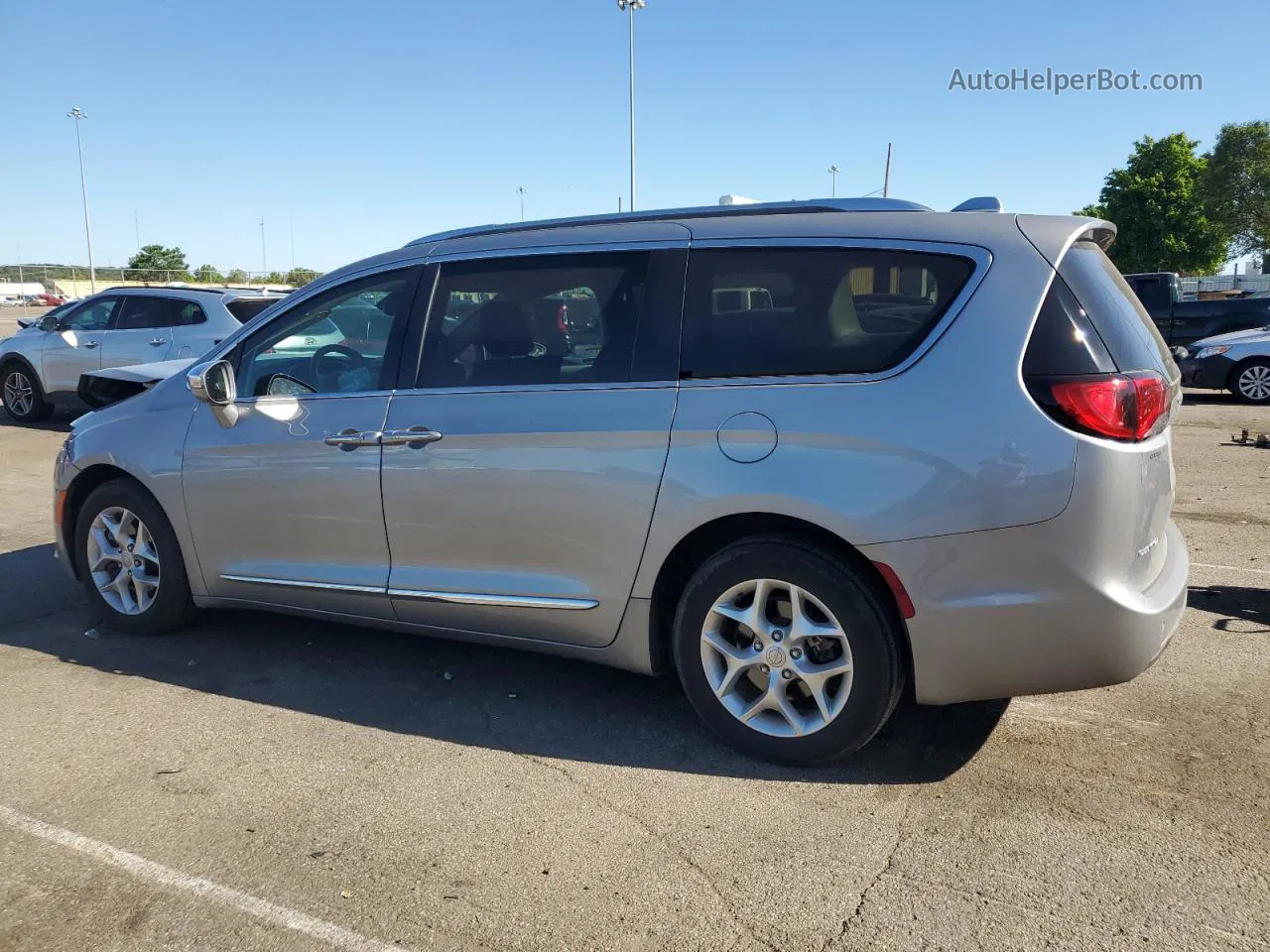 2020 Chrysler Pacifica Limited Silver vin: 2C4RC1GG5LR223765