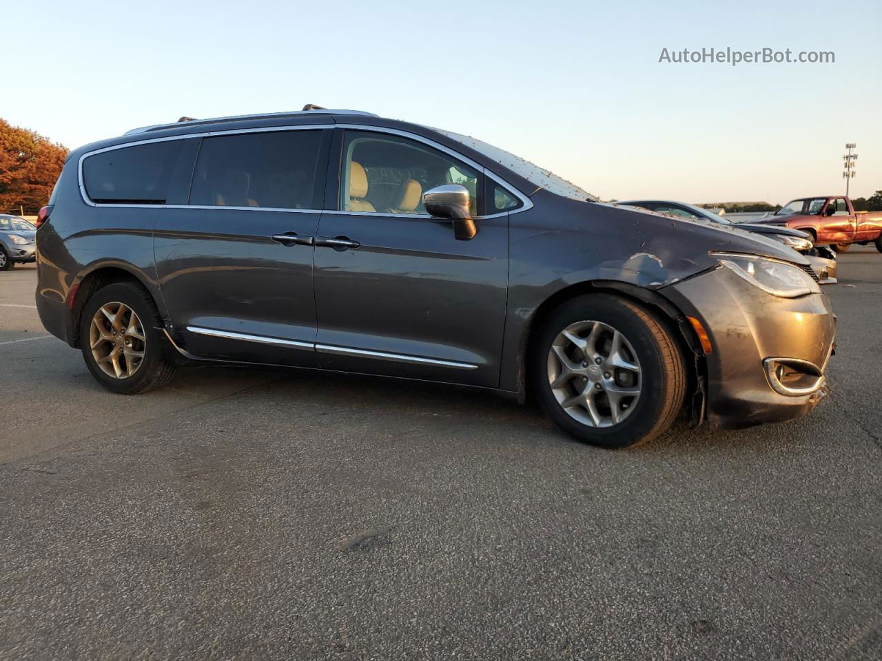 2017 Chrysler Pacifica Limited Серебряный vin: 2C4RC1GG6HR517666