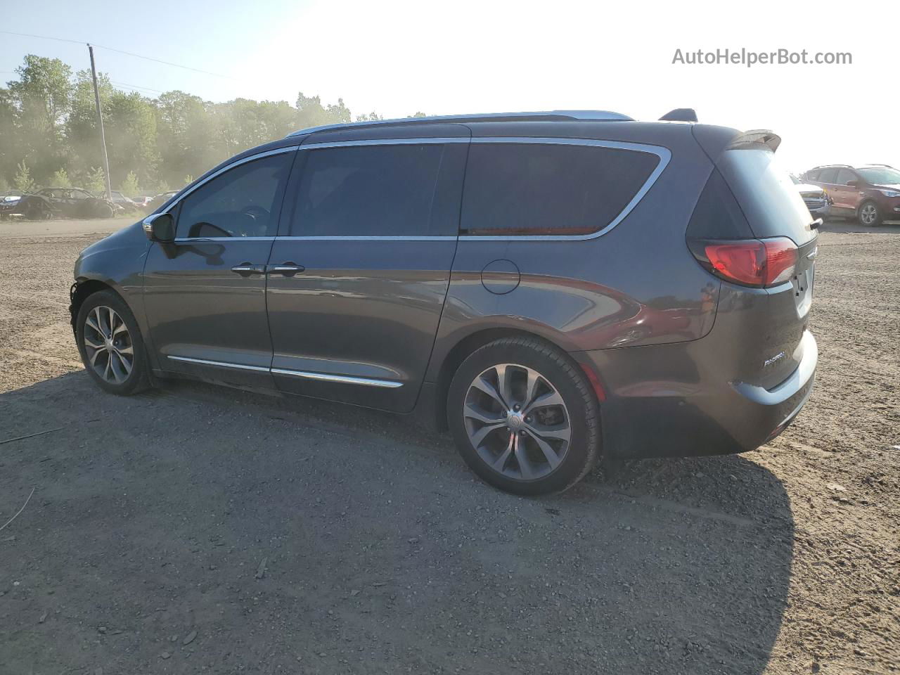 2017 Chrysler Pacifica Limited Gray vin: 2C4RC1GG6HR544835