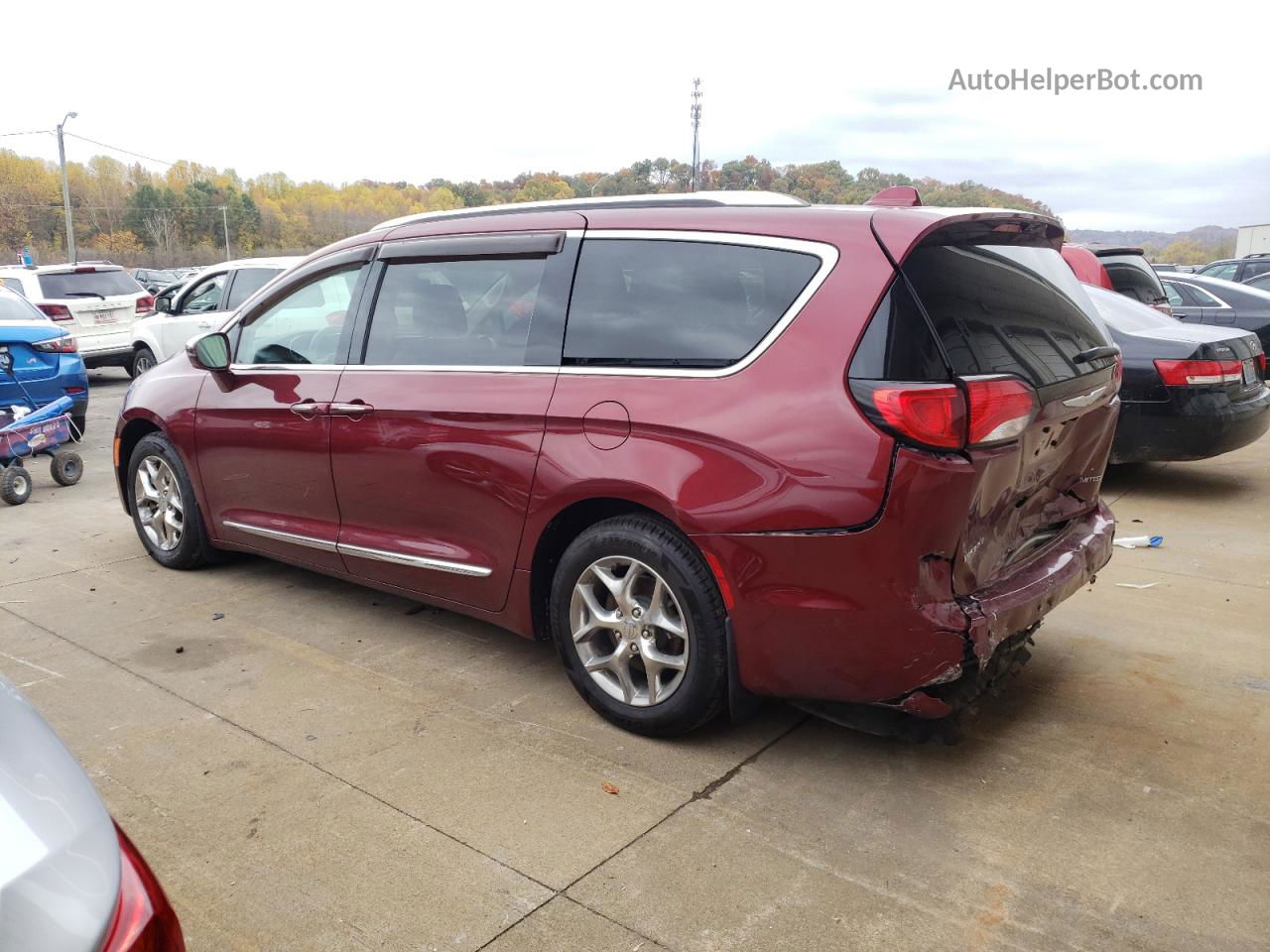 2017 Chrysler Pacifica Limited Red vin: 2C4RC1GG6HR545208