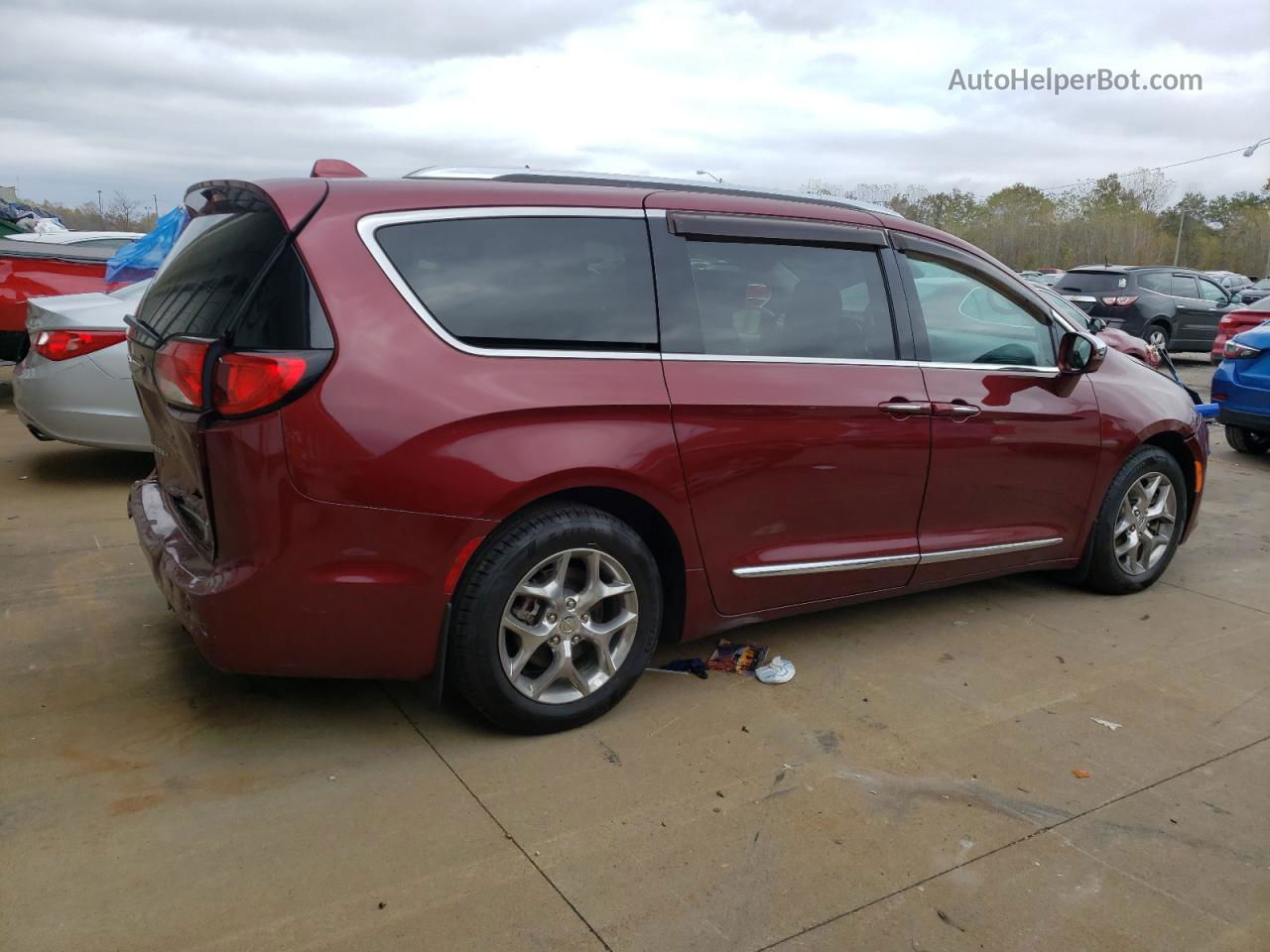 2017 Chrysler Pacifica Limited Red vin: 2C4RC1GG6HR545208