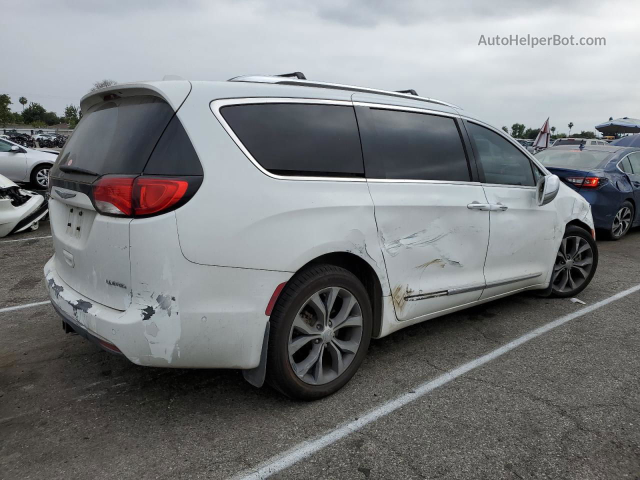 2017 Chrysler Pacifica Limited White vin: 2C4RC1GG6HR561294