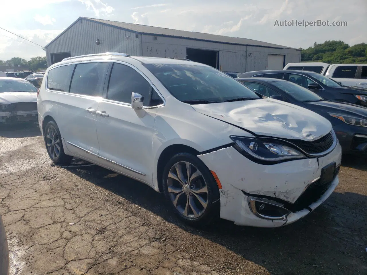 2017 Chrysler Pacifica Limited White vin: 2C4RC1GG6HR647687