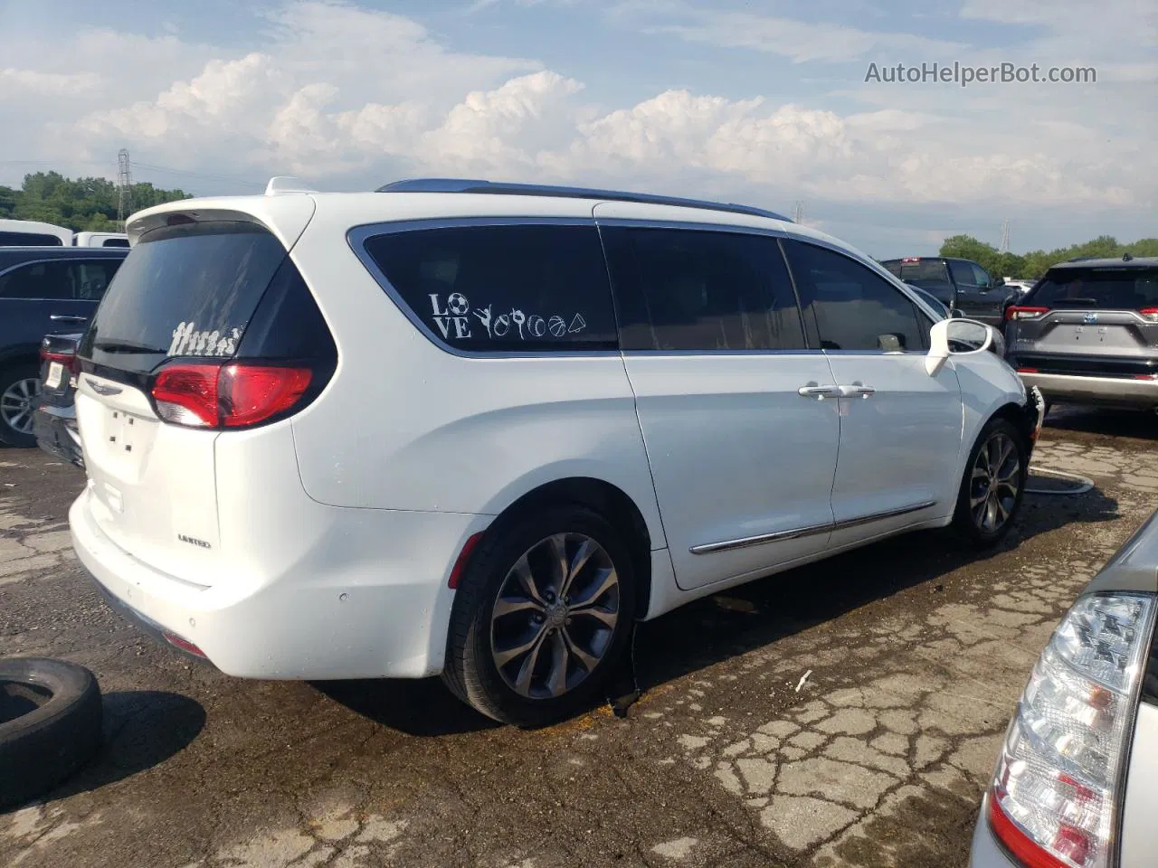 2017 Chrysler Pacifica Limited White vin: 2C4RC1GG6HR647687