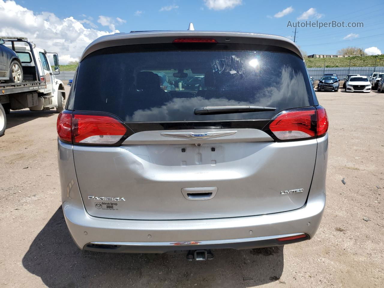 2017 Chrysler Pacifica Limited Серебряный vin: 2C4RC1GG6HR670550