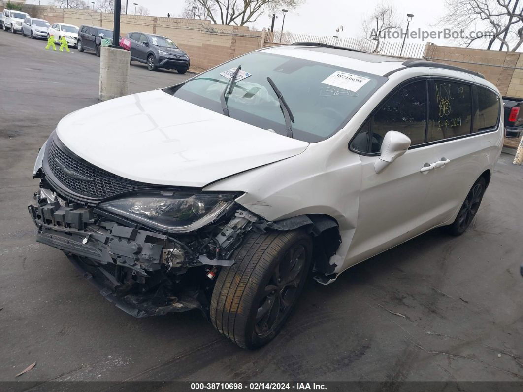 2020 Chrysler Pacifica Limited White vin: 2C4RC1GG6LR120029