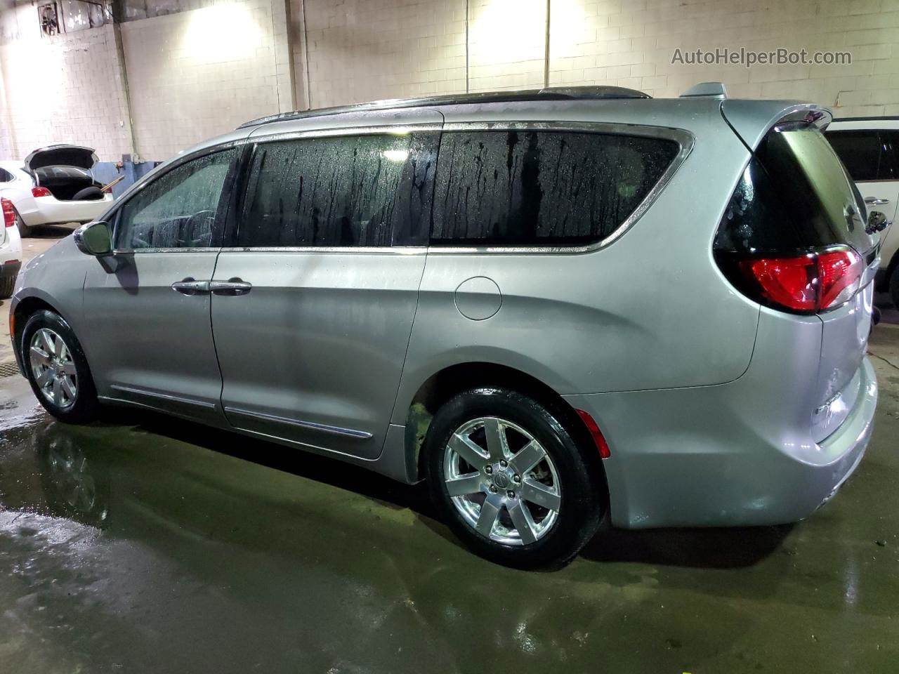 2020 Chrysler Pacifica Limited Gray vin: 2C4RC1GG6LR144220