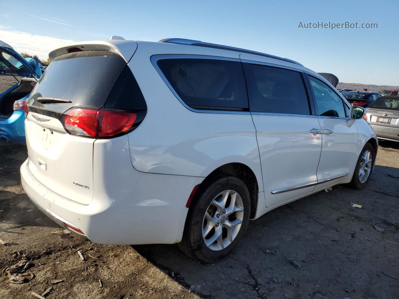 2020 Chrysler Pacifica Limited White vin: 2C4RC1GG8LR109839