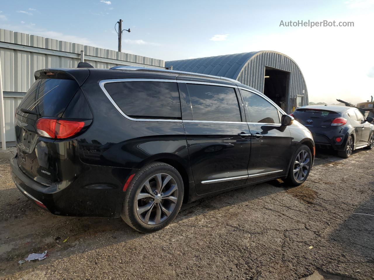 2017 Chrysler Pacifica Limited Black vin: 2C4RC1GG9HR744429