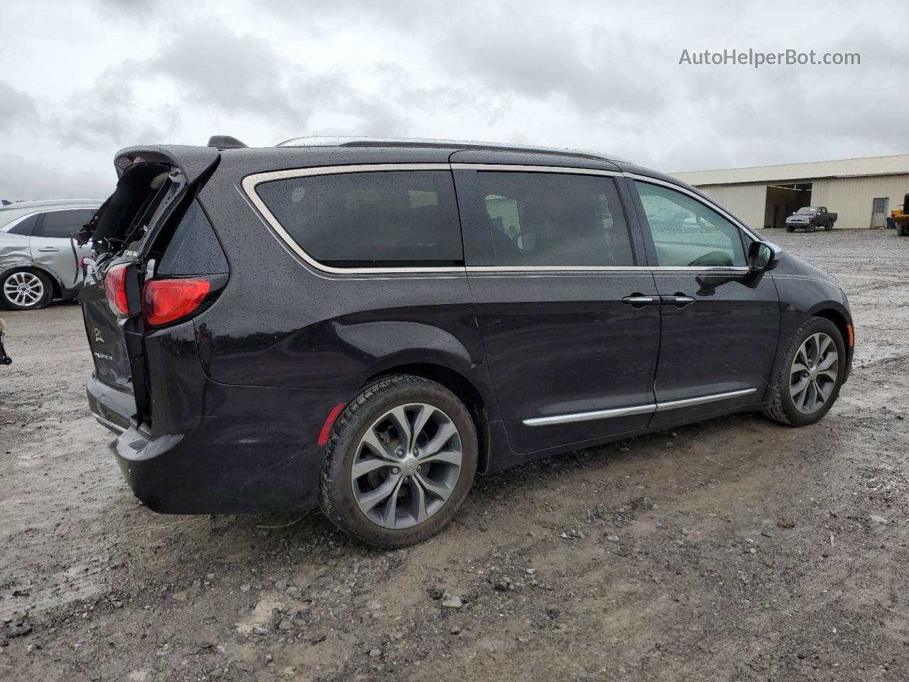 2017 Chrysler Pacifica Limited Black vin: 2C4RC1GGXHR525558