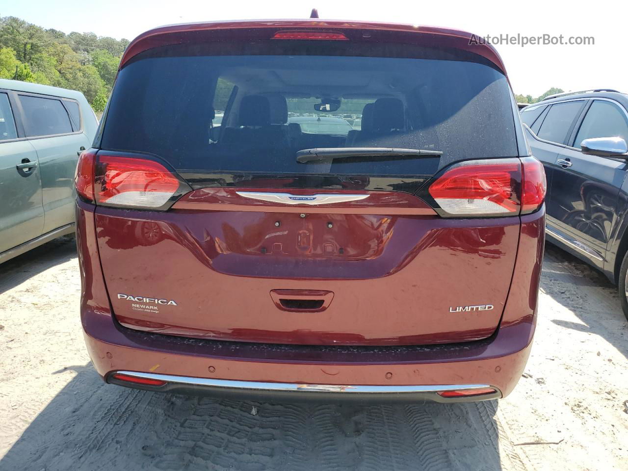 2017 Chrysler Pacifica Limited Красный vin: 2C4RC1GGXHR633310