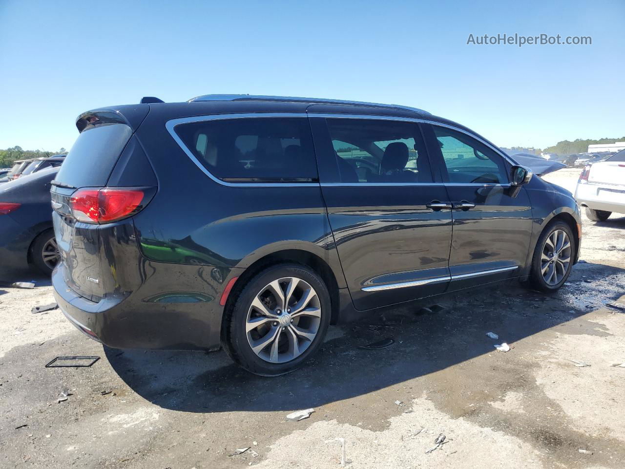 2017 Chrysler Pacifica Limited Black vin: 2C4RC1GGXHR770845