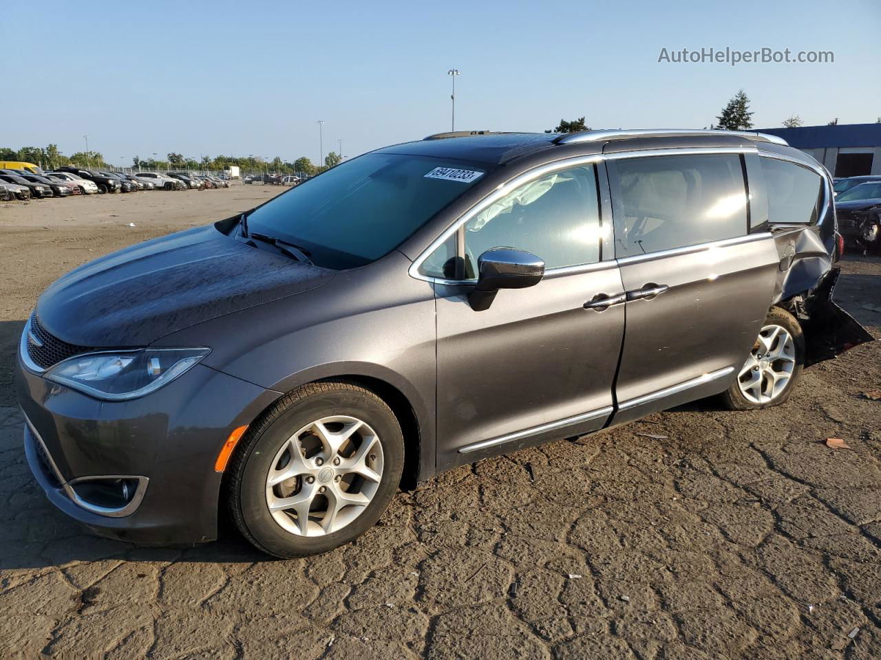 2020 Chrysler Pacifica Limited Gray vin: 2C4RC1GGXLR135732