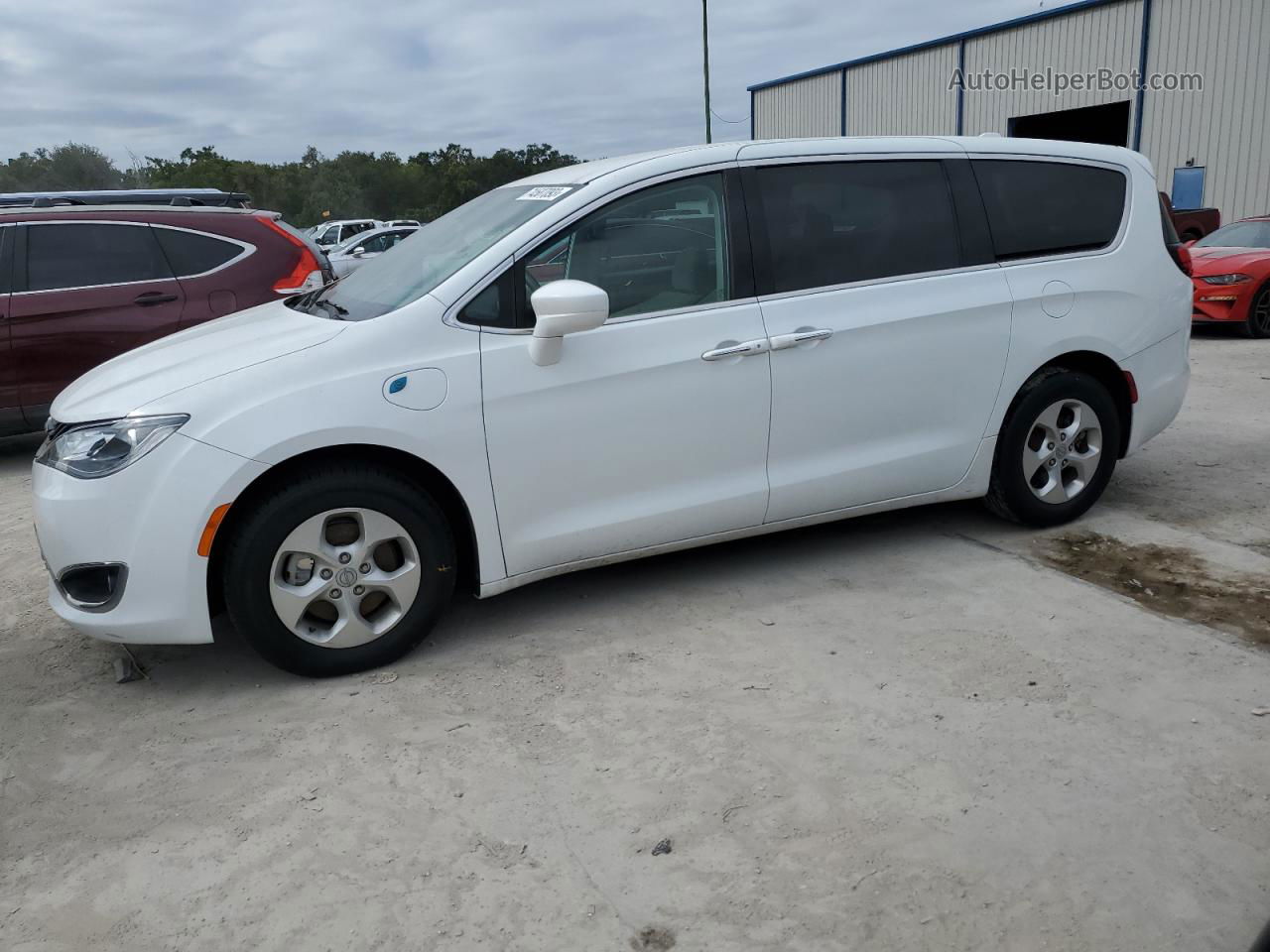 2017 Chrysler Pacifica Ehybrid Touring White vin: 2C4RC1H75HR797465